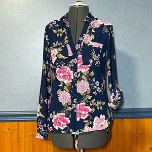 EUC- Candie’s semi-sheer floral blouse